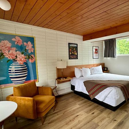 The Sierra Motel トラバーズ・シティ エクステリア 写真