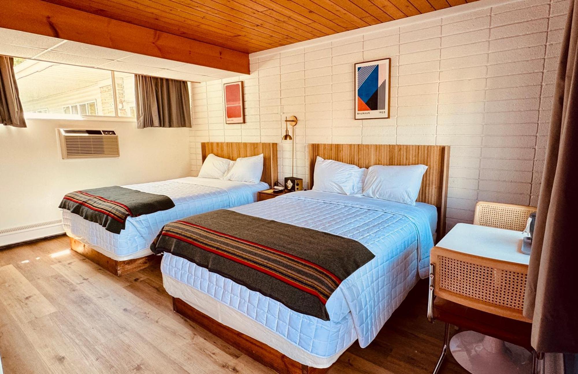 The Sierra Motel トラバーズ・シティ エクステリア 写真